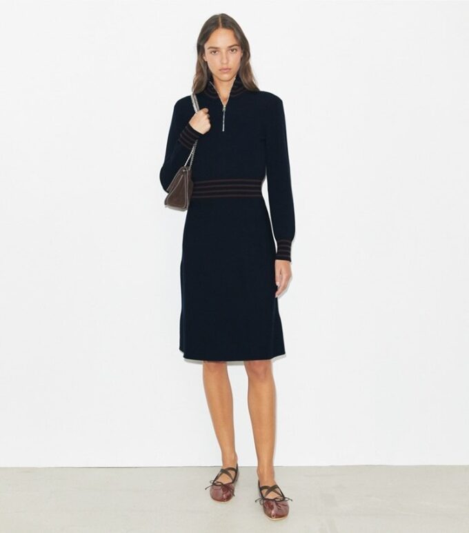 A-Linien-Kleid mit Rollkragen und Reißverschluss A-Linien-Kleid mit Rollkragen und Reißverschluss