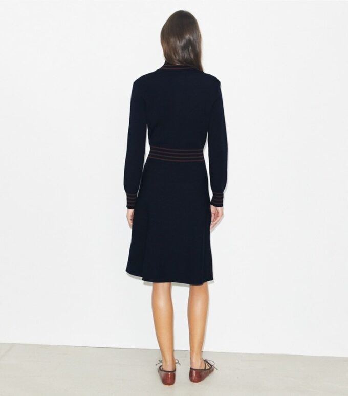 A-Linien-Kleid mit Rollkragen und Reißverschluss A-Linien-Kleid mit Rollkragen und Reißverschluss