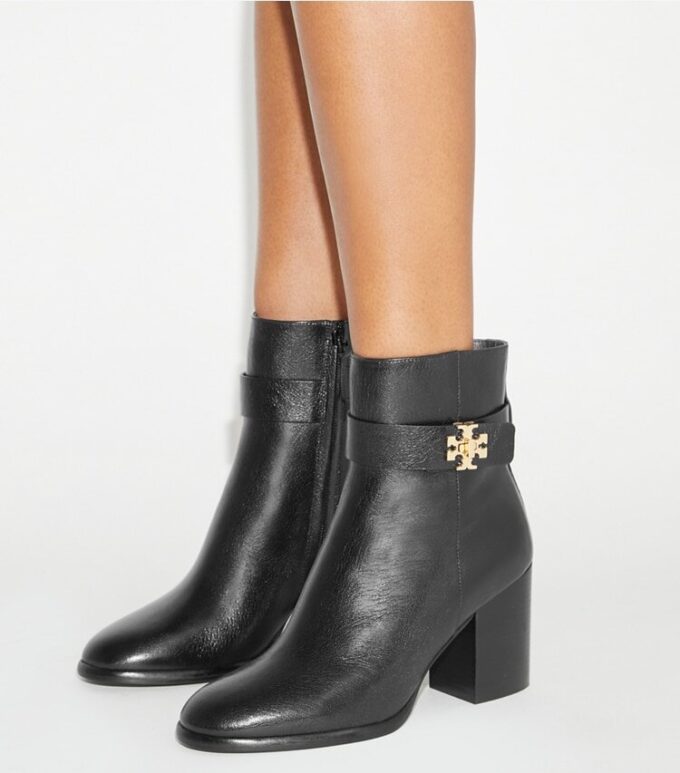 Ankle Boots mit Drehverschluss und Absatz Ankle Boots mit Drehverschluss und Absatz