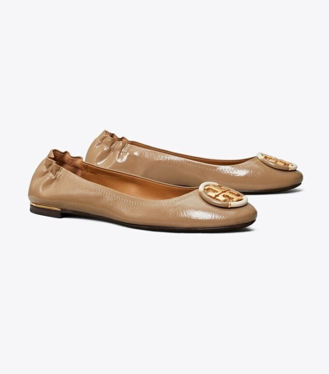 Ballettschuhe mit mehreren Logos Ballettschuhe mit mehreren Logos