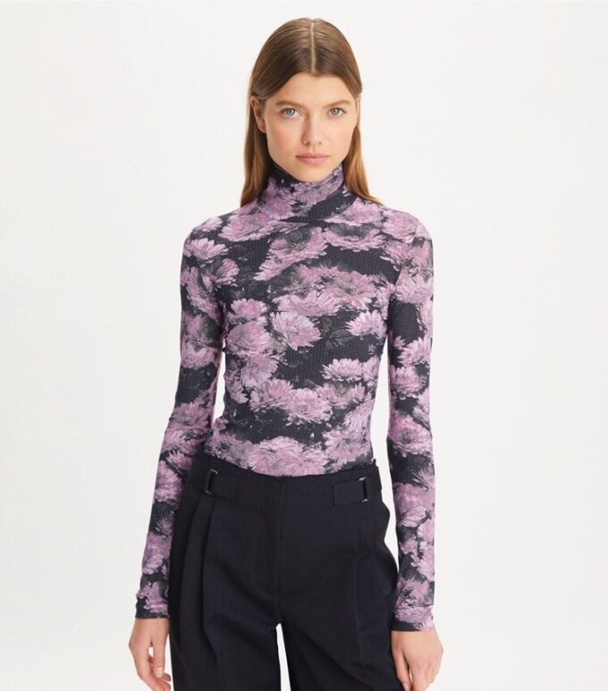 Bedruckter Jersey-Rollkragenpullover Bedruckter Jersey-Rollkragenpullover