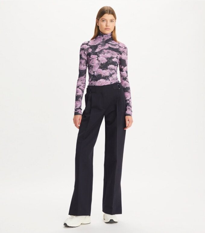 Bedruckter Jersey-Rollkragenpullover Bedruckter Jersey-Rollkragenpullover