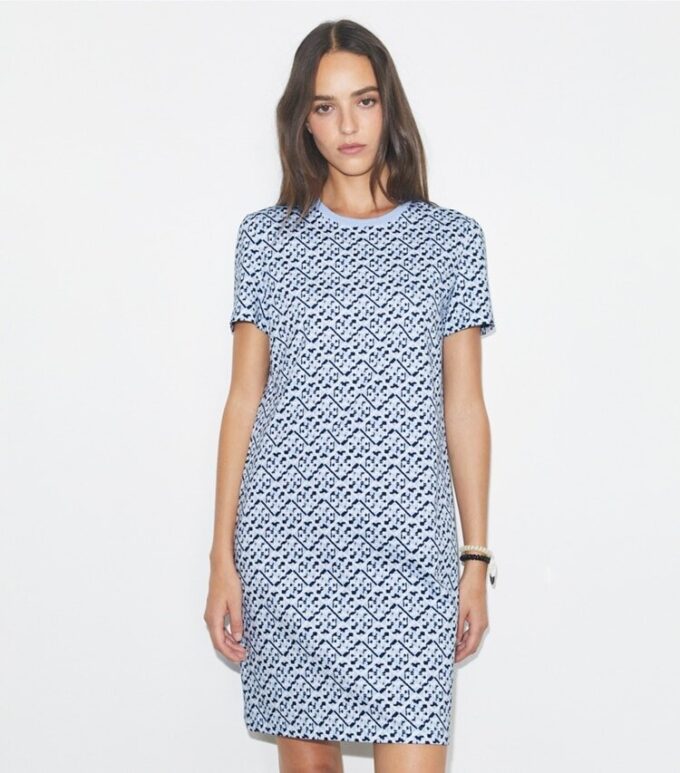 Bedrucktes Baumwoll-T-Shirt-Kleid Bedrucktes Baumwoll-T-Shirt-Kleid