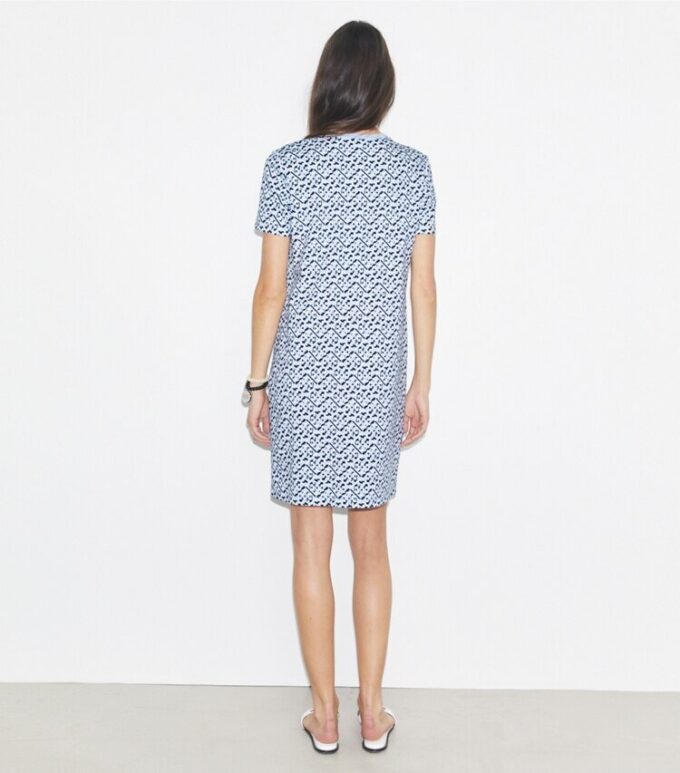 Bedrucktes Baumwoll-T-Shirt-Kleid Bedrucktes Baumwoll-T-Shirt-Kleid