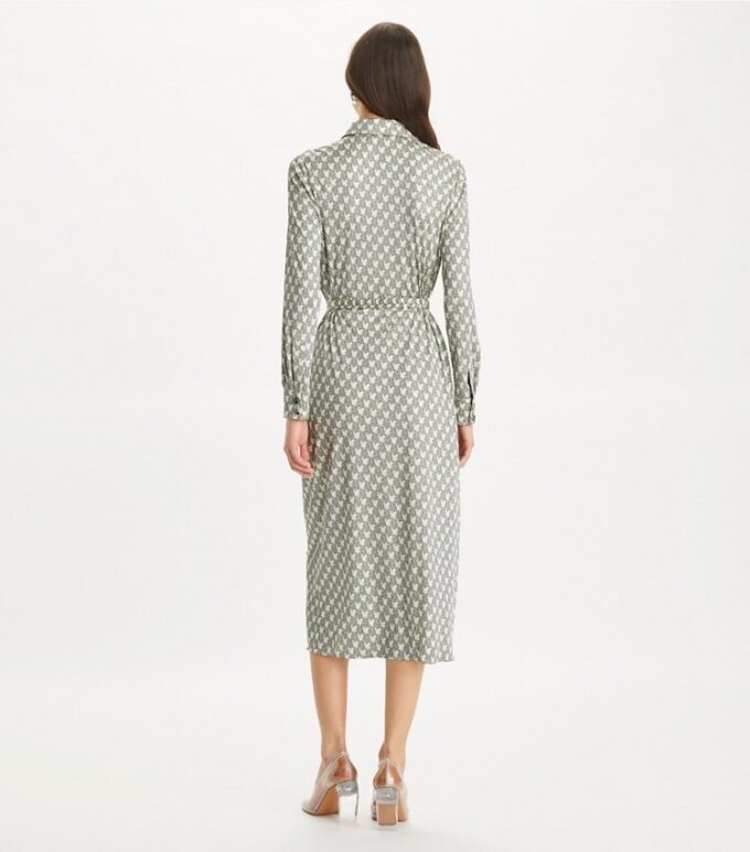 Bedrucktes Viskose-Hemdkleid Bedrucktes Viskose-Hemdkleid