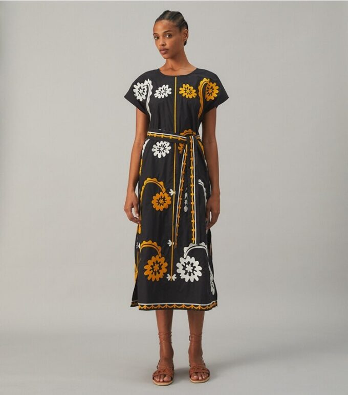Bestickter Kaftan aus Baumwollpopeline Bestickter Kaftan aus Baumwollpopeline