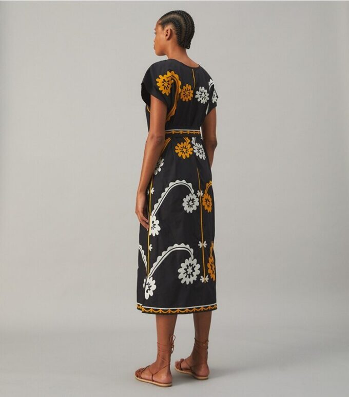 Bestickter Kaftan aus Baumwollpopeline Bestickter Kaftan aus Baumwollpopeline