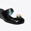 Durchbrochene Mule-Sandalen mit Keilabsatz Durchbrochene Mule-Sandalen mit Keilabsatz