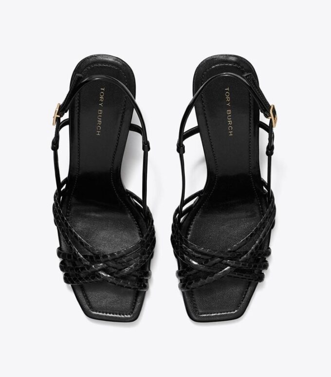 Espadrille-Sandalen mit Keilabsatz und mehreren Riemen Espadrille-Sandalen mit Keilabsatz und mehreren Riemen