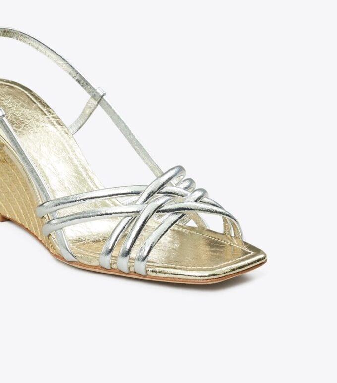 Espadrilles mit Keilabsatz und mehreren Riemen Espadrilles mit Keilabsatz und mehreren Riemen