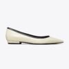 Flache Schuhe mit Double T-Schnalle Flache Schuhe mit Double T-Schnalle