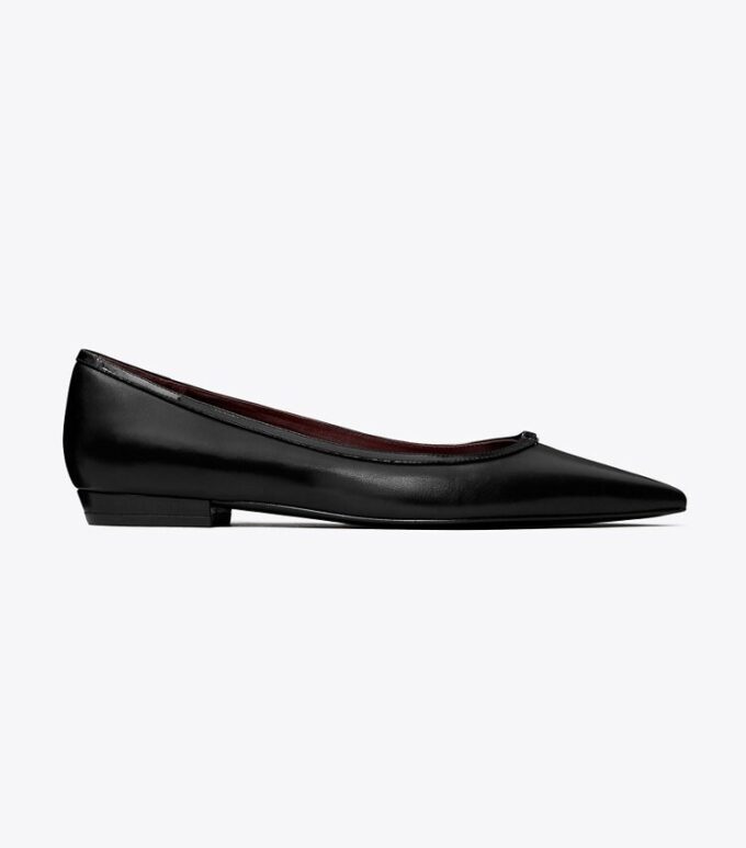 Flache Schuhe mit Double T-Schnalle Flache Schuhe mit Double T-Schnalle
