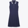 Funktionales Golfkleid mit Plissee-Kragen