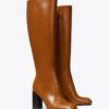 Gedrehter kniehoher Stiefel Gedrehter kniehoher Stiefel
