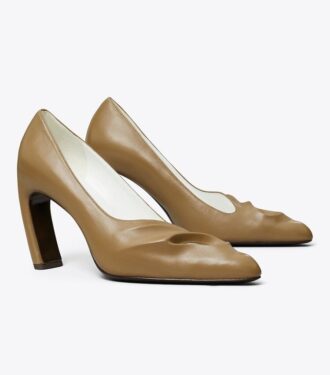 Geformte Peep-Toe-Pumps