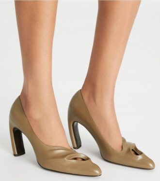 Geformte Peep-Toe-Pumps