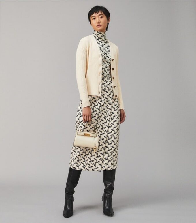 Gerippte Merinowolle-Strickjacke Gerippte Merinowolle-Strickjacke