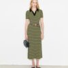 Gestreiftes Strick-Polokleid Gestreiftes Strick-Polokleid