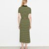 Gestreiftes Strick-Polokleid Gestreiftes Strick-Polokleid