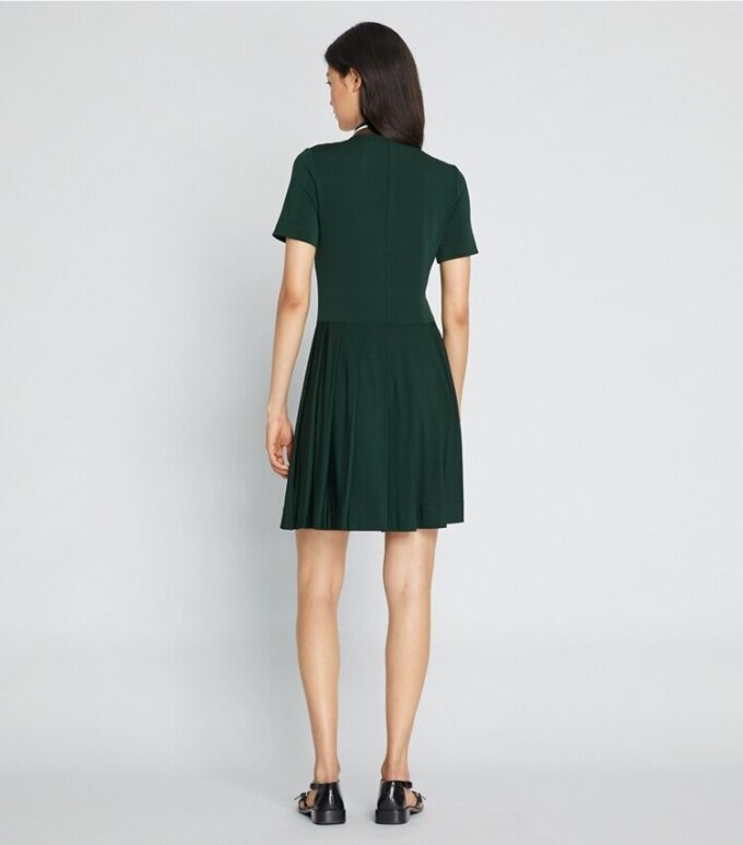 Golfkleid mit Plissee und Reißverschluss vorne