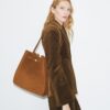 Große Romy-Beuteltasche aus Wildleder Große Romy-Beuteltasche aus Wildleder