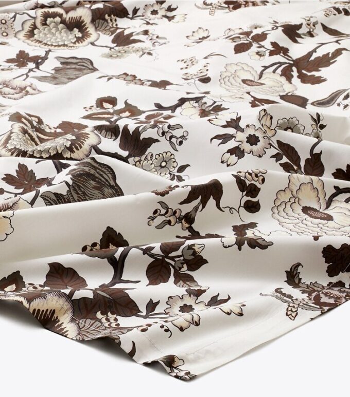 Happy Times Bouquet quadratische Tischdecke, 178 cm x 178 cm Happy Times Bouquet quadratische Tischdecke, 178 cm x 178 cm