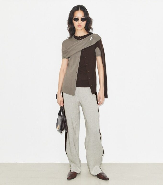 Broschen-Wollcardigan Broschen-Wollcardigan