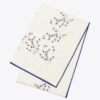 Jolie Fleur Bestickte quadratische Tischdecke Jolie Fleur Bestickte quadratische Tischdecke