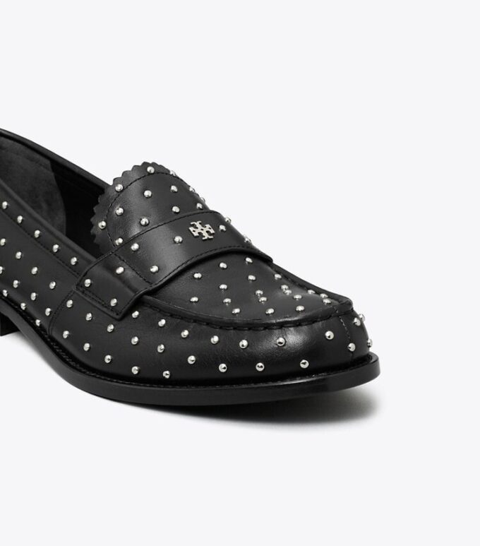 Klassischer Loafer mit Nieten Klassischer Loafer mit Nieten