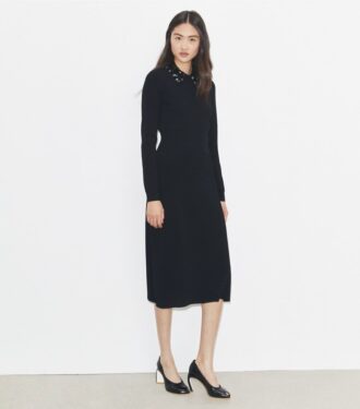 Kleid mit verziertem Kragen