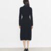 Kleid mit verziertem Kragen Kleid mit verziertem Kragen