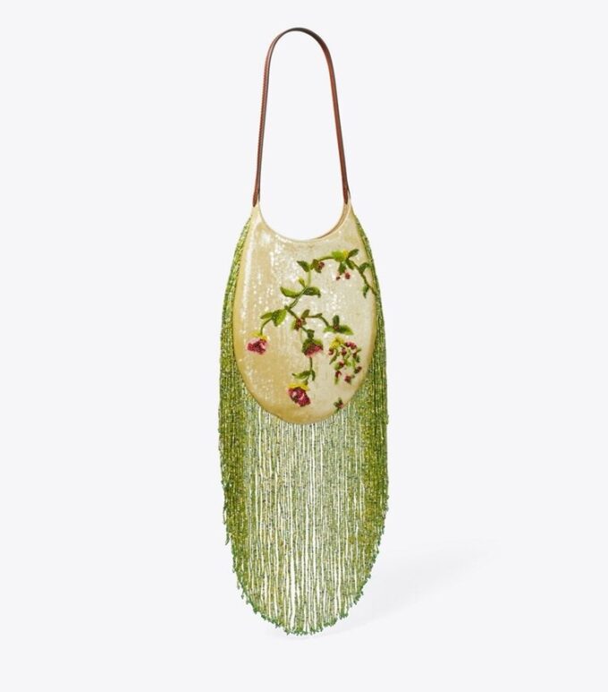 Kleine Tasche mit Piercing-Verzierung Kleine Tasche mit Piercing-Verzierung
