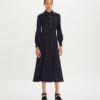 Krepp-Hemdkleid mit mehreren Knöpfen Krepp-Hemdkleid mit mehreren Knöpfen