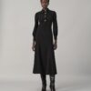 Krepp-Hemdkleid mit mehreren Knöpfen Krepp-Hemdkleid mit mehreren Knöpfen