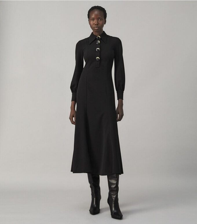 Krepp-Hemdkleid mit mehreren Knöpfen Krepp-Hemdkleid mit mehreren Knöpfen