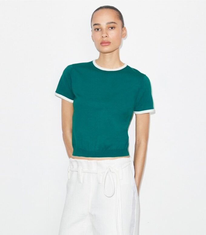 Kurzärmeliger Pullover mit Kontrastbesatz Kurzärmeliger Pullover mit Kontrastbesatz