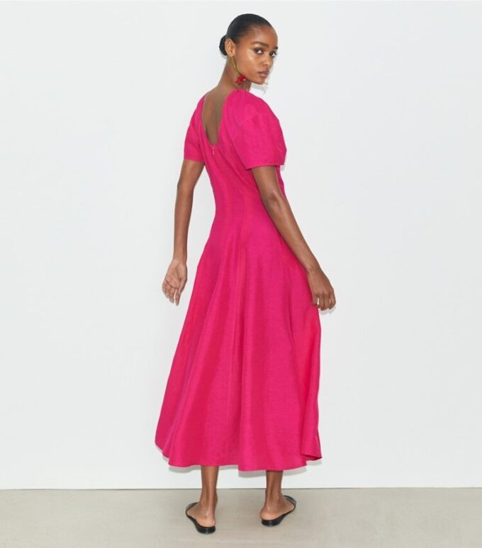 Leinenkleid mit Ballonärmeln Leinenkleid mit Ballonärmeln