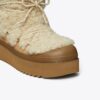 Lässiger Schnürstiefel aus Lammfell Lässiger Schnürstiefel aus Lammfell