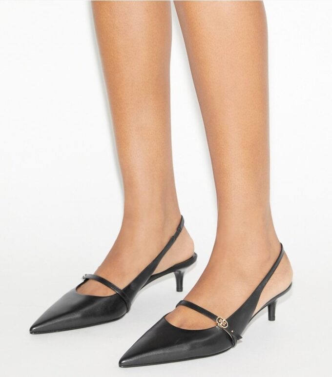 Mary Jane Slingback mit Double T-Schnalle Mary Jane Slingback mit Double T-Schnalle