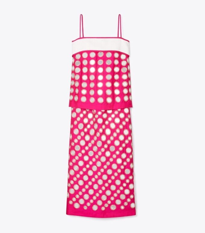Mehrlagiges, handgefertigtes Kleid mit Spiegelverzierung Mehrlagiges, handgefertigtes Kleid mit Spiegelverzierung