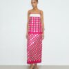 Mehrlagiges, handgefertigtes Kleid mit Spiegelverzierung Mehrlagiges, handgefertigtes Kleid mit Spiegelverzierung