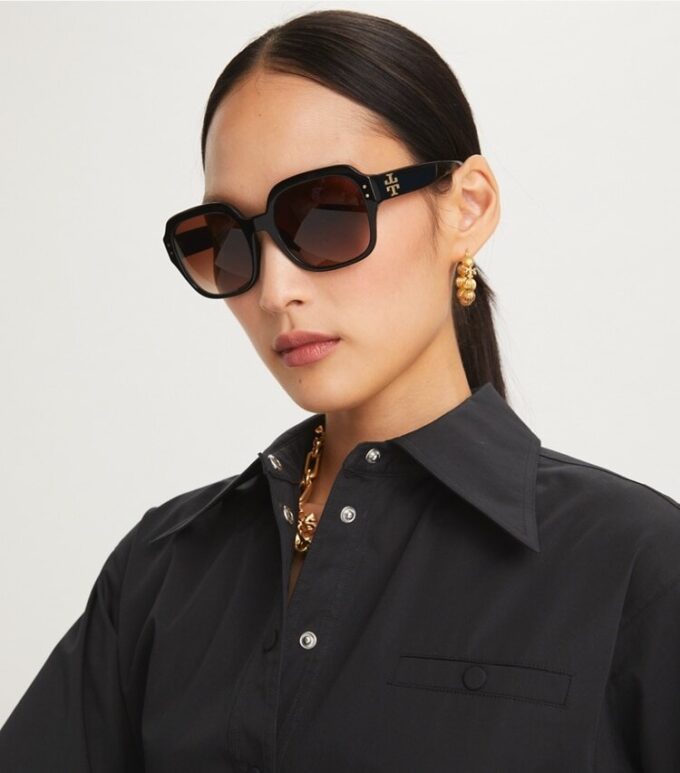Oversized-Sonnenbrille mit quadratischem Logo Oversized-Sonnenbrille mit quadratischem Logo
