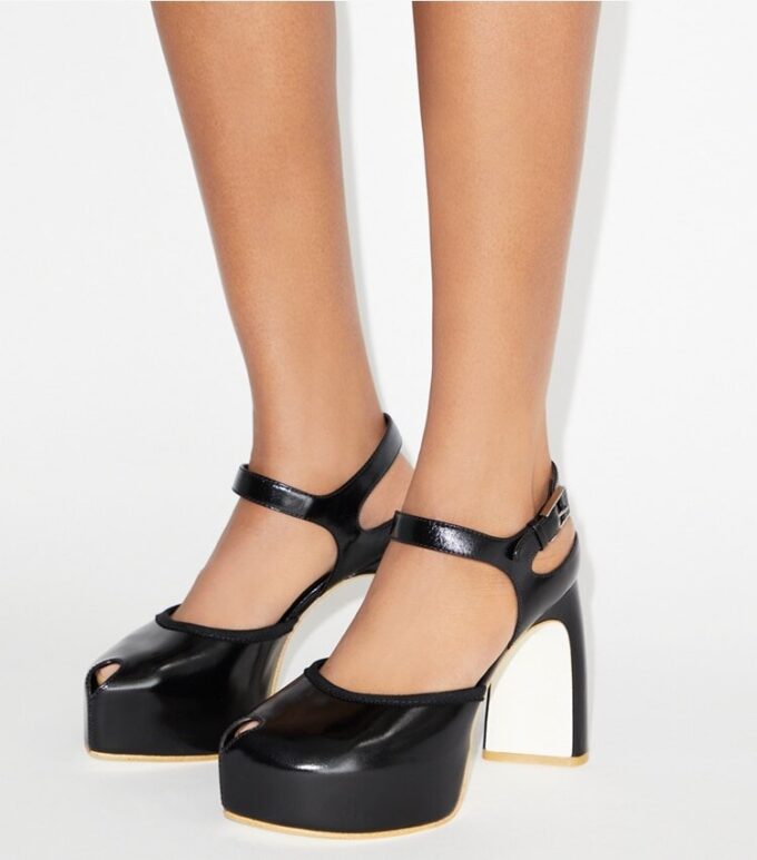 Peep-Toe-Plateausandale Peep-Toe-Plateausandale