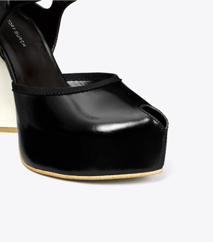 Peep-Toe-Plateausandale Peep-Toe-Plateausandale