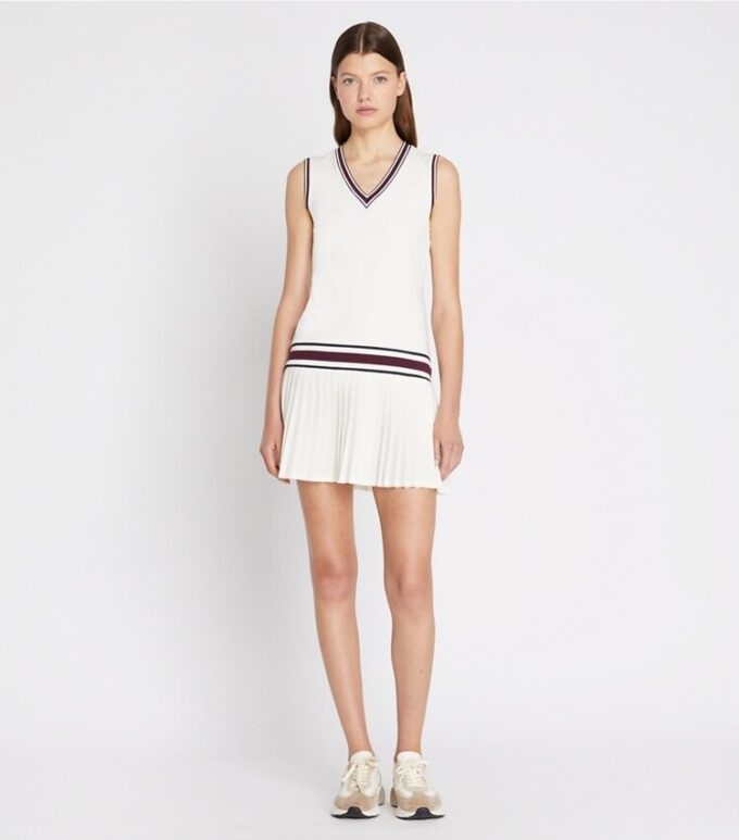 Performance Jersey V-Ausschnitt Tennis-Kleid Performance Jersey V-Ausschnitt Tennis-Kleid
