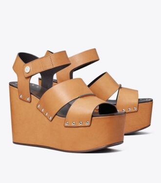 Plateauschuhe mit Nieten