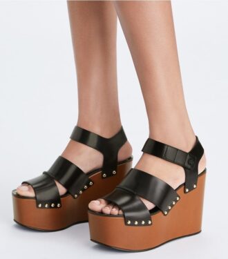 Plateauschuhe mit Nieten