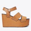 Plateauschuhe mit Nieten Plateauschuhe mit Nieten