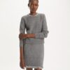 Pullover mit Rundhalsausschnitt und Kettenverzierung Pullover mit Rundhalsausschnitt und Kettenverzierung