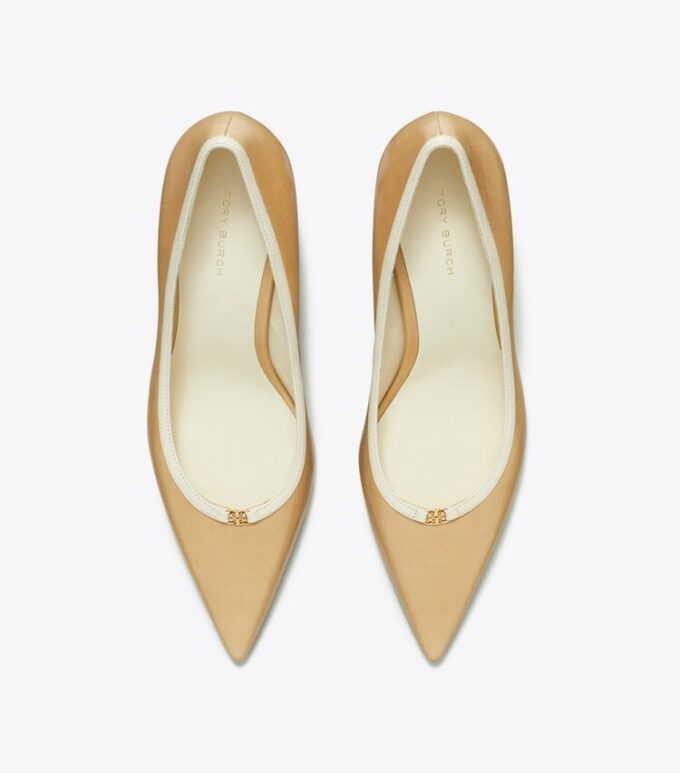 Pumps mit Double T-Schnalle Pumps mit Double T-Schnalle